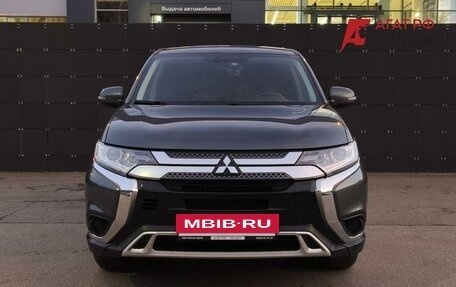 Mitsubishi Outlander III рестайлинг 3, 2020 год, 2 550 000 рублей, 2 фотография