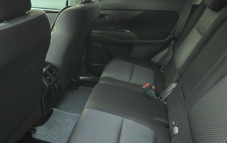Mitsubishi Outlander III рестайлинг 3, 2020 год, 2 550 000 рублей, 18 фотография
