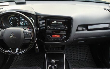 Mitsubishi Outlander III рестайлинг 3, 2020 год, 2 550 000 рублей, 15 фотография