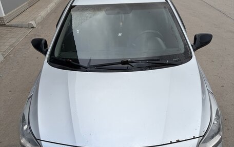Hyundai Solaris II рестайлинг, 2015 год, 625 000 рублей, 2 фотография