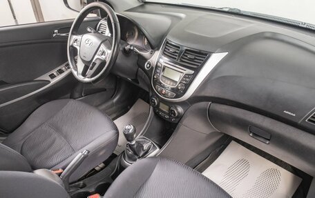 Hyundai Solaris II рестайлинг, 2011 год, 779 000 рублей, 18 фотография