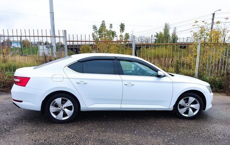 Skoda Superb III рестайлинг, 2016 год, 920 000 рублей, 14 фотография
