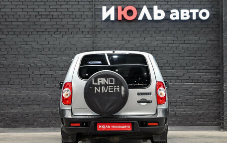 Chevrolet Niva I рестайлинг, 2017 год, 775 000 рублей, 5 фотография