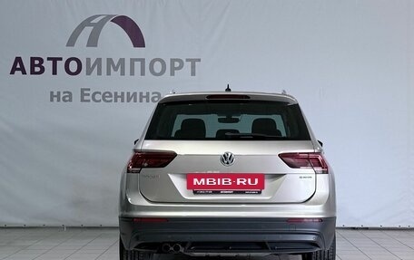 Volkswagen Tiguan II, 2018 год, 2 590 000 рублей, 5 фотография