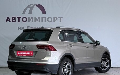 Volkswagen Tiguan II, 2018 год, 2 590 000 рублей, 6 фотография