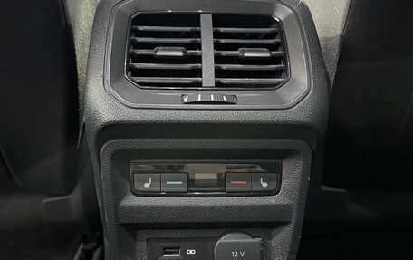 Volkswagen Tiguan II, 2018 год, 2 590 000 рублей, 15 фотография