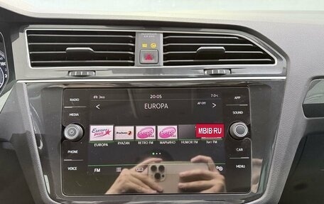 Volkswagen Tiguan II, 2018 год, 2 590 000 рублей, 26 фотография