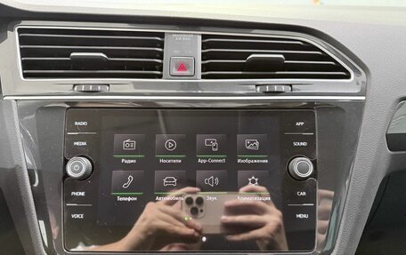 Volkswagen Tiguan II, 2018 год, 2 590 000 рублей, 31 фотография