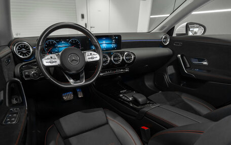 Mercedes-Benz CLA, 2022 год, 3 630 000 рублей, 9 фотография