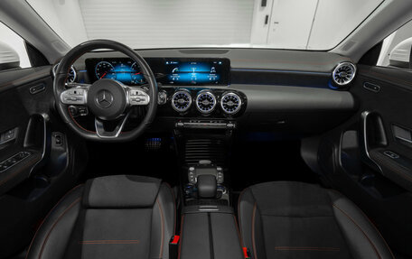 Mercedes-Benz CLA, 2022 год, 3 630 000 рублей, 10 фотография
