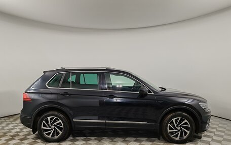 Volkswagen Tiguan II, 2018 год, 2 149 000 рублей, 4 фотография
