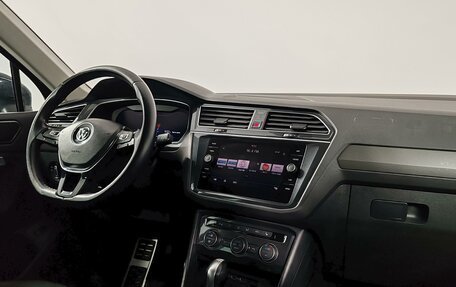 Volkswagen Tiguan II, 2018 год, 2 149 000 рублей, 18 фотография