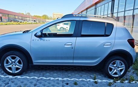 Renault Sandero II рестайлинг, 2016 год, 1 139 000 рублей, 2 фотография