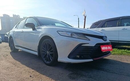 Toyota Camry, 2022 год, 3 560 000 рублей, 1 фотография