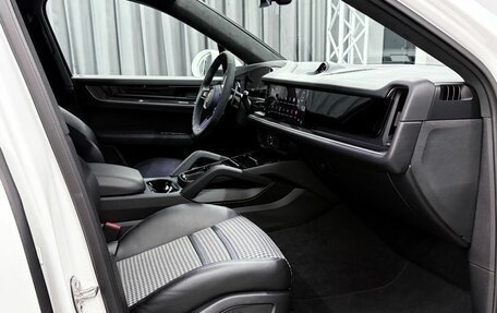 Porsche Cayenne III, 2024 год, 14 494 000 рублей, 18 фотография