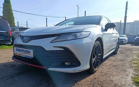Toyota Camry, 2022 год, 3 560 000 рублей, 2 фотография