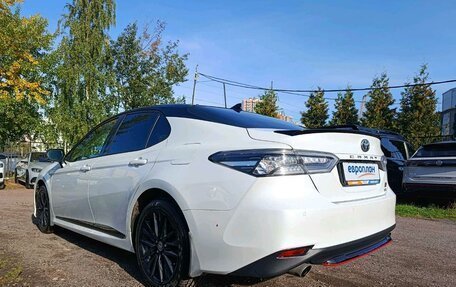 Toyota Camry, 2022 год, 3 560 000 рублей, 4 фотография