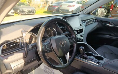 Toyota Camry, 2022 год, 3 560 000 рублей, 6 фотография