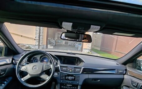 Mercedes-Benz E-Класс, 2011 год, 1 790 000 рублей, 24 фотография