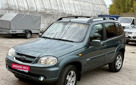Chevrolet Niva I рестайлинг, 2010 год, 529 000 рублей, 3 фотография