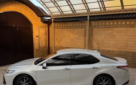 Toyota Camry, 2019 год, 2 800 000 рублей, 11 фотография