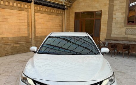 Toyota Camry, 2019 год, 2 800 000 рублей, 5 фотография