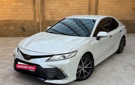 Toyota Camry, 2019 год, 2 800 000 рублей, 4 фотография