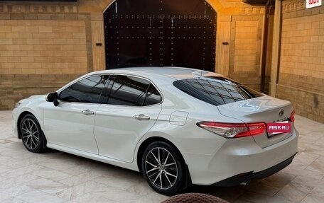 Toyota Camry, 2019 год, 2 800 000 рублей, 2 фотография