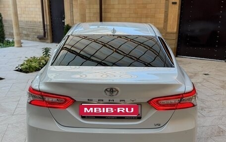 Toyota Camry, 2019 год, 2 800 000 рублей, 8 фотография