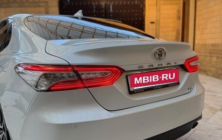 Toyota Camry, 2019 год, 2 800 000 рублей, 10 фотография