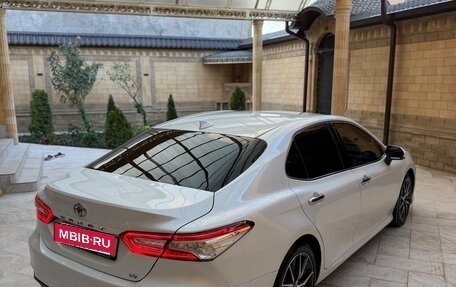 Toyota Camry, 2019 год, 2 800 000 рублей, 9 фотография