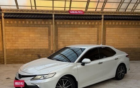 Toyota Camry, 2019 год, 2 800 000 рублей, 6 фотография