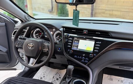 Toyota Camry, 2019 год, 2 800 000 рублей, 18 фотография