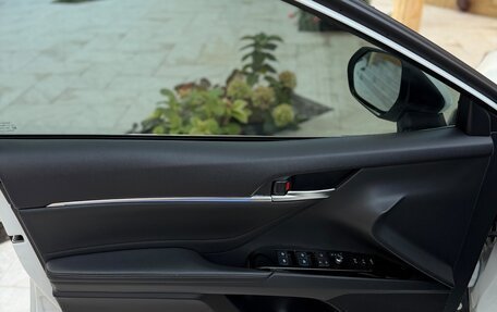 Toyota Camry, 2019 год, 2 800 000 рублей, 24 фотография