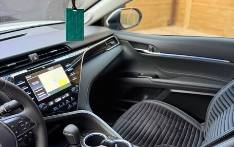 Toyota Camry, 2019 год, 2 800 000 рублей, 23 фотография