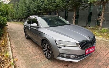 Skoda Superb III рестайлинг, 2023 год, 2 165 000 рублей, 1 фотография
