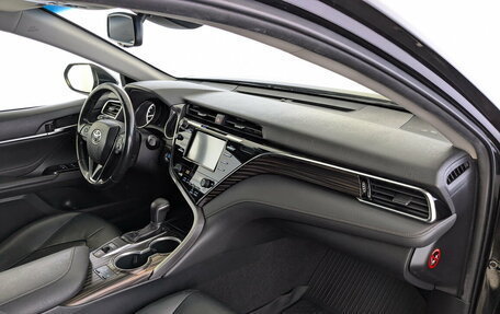 Toyota Camry, 2020 год, 2 860 000 рублей, 11 фотография