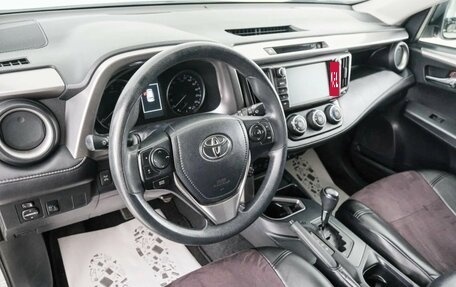 Toyota RAV4, 2017 год, 2 849 000 рублей, 9 фотография