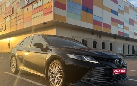 Toyota Camry, 2020 год, 2 300 000 рублей, 1 фотография