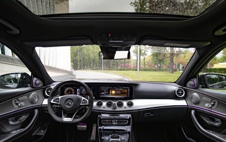 Mercedes-Benz E-Класс AMG, 2017 год, 3 890 000 рублей, 27 фотография