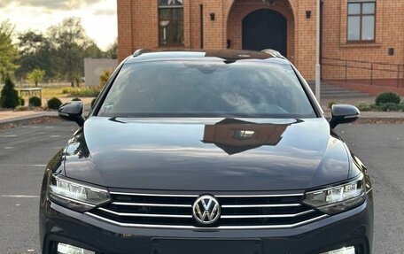 Volkswagen Passat B8 рестайлинг, 2020 год, 1 930 000 рублей, 2 фотография