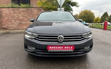 Volkswagen Passat B8 рестайлинг, 2020 год, 1 930 000 рублей, 10 фотография