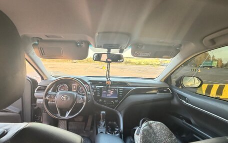 Toyota Camry, 2020 год, 2 300 000 рублей, 7 фотография