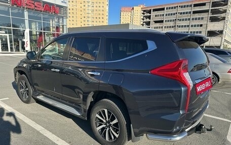 Mitsubishi Pajero Sport III рестайлинг, 2019 год, 2 900 000 рублей, 3 фотография