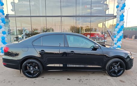 Volkswagen Jetta VI, 2013 год, 1 240 000 рублей, 3 фотография