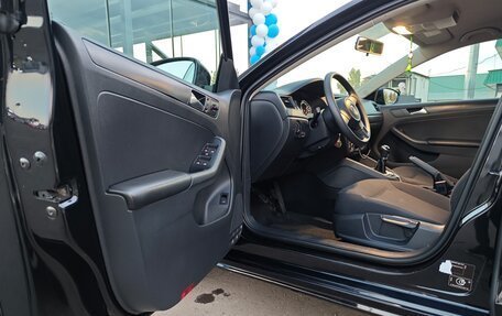 Volkswagen Jetta VI, 2013 год, 1 240 000 рублей, 18 фотография