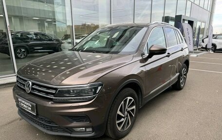 Volkswagen Tiguan II, 2018 год, 2 200 000 рублей, 1 фотография