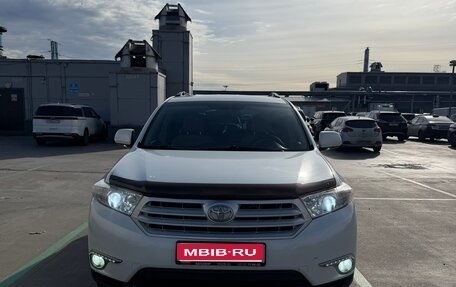 Toyota Highlander III, 2013 год, 2 900 000 рублей, 1 фотография