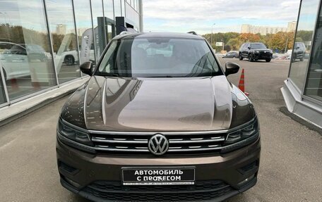 Volkswagen Tiguan II, 2018 год, 2 200 000 рублей, 2 фотография