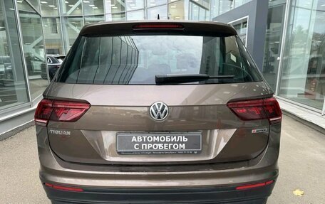Volkswagen Tiguan II, 2018 год, 2 200 000 рублей, 3 фотография